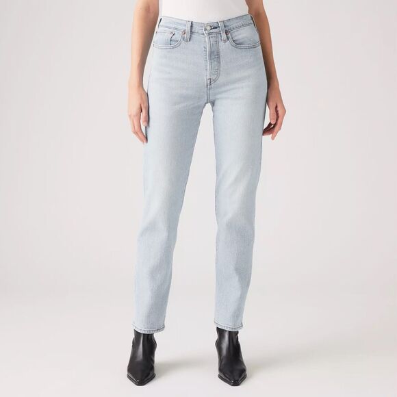 NWT $98 Levi's Wedgie Straight High Rise Ankle Jeans Light Wash Women Size 27x26 - Picture 1 of 13